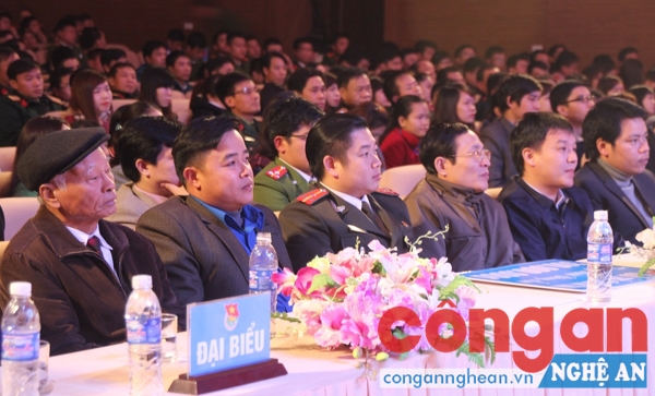 Các đại biểu tham dự buổi giao lưu