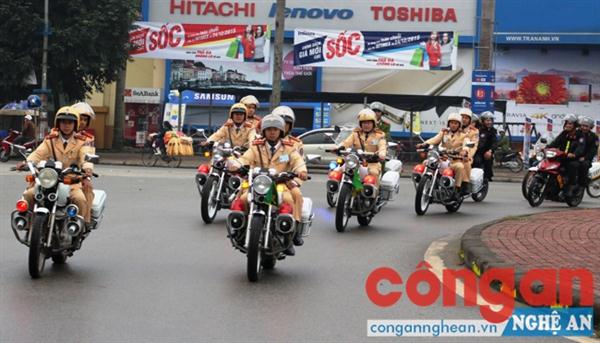 Xử lý xe buýt, xe taxi vi phạm trật tự ATGT