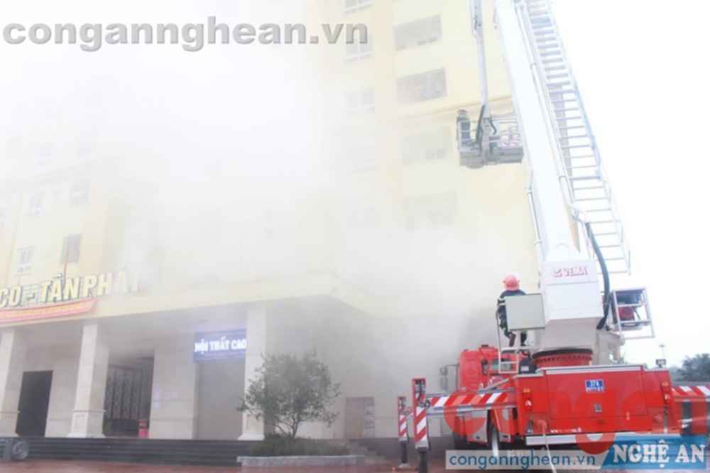 Diễn tập chữa cháy dịp trước Tết nguyên đán