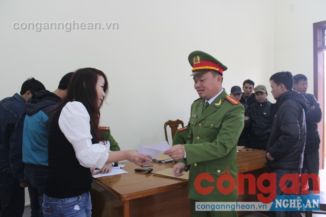Hoàn tất thủ tục cho các phạm nhân được ra tù trước thời hạn