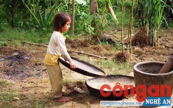 Tết không tròn của những đứa trẻ mồ côi