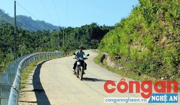 Tuyến đường Tây Nghệ An đi qua huyện Quế Phong