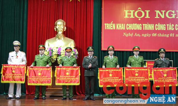 Đem mùa xuân bình yên đến với bản làng