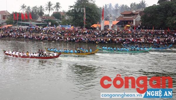 Hơn 400 đại biểu tham gia Hội thảo khoa học liên kết phát triển du lịch vùng Bắc - Nam Trung Bộ