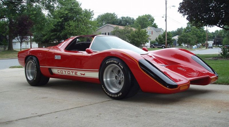  7. 1966 McLaren M6GT Custom trong phim Hardcastle & McCormick (1983 - 1986).