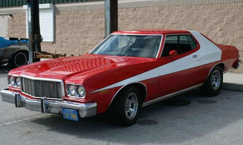  9. 1975 Ford Gran Torino trong phim Starsky & Hutch (1975 - 1979).