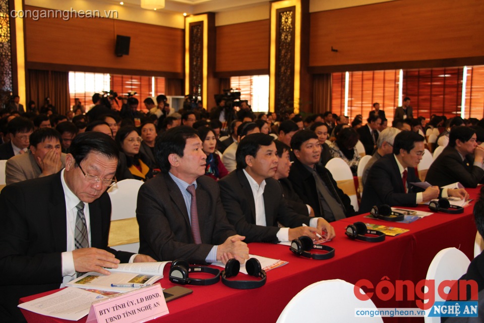 Đông đảo đại biểu tham dự hội thảo