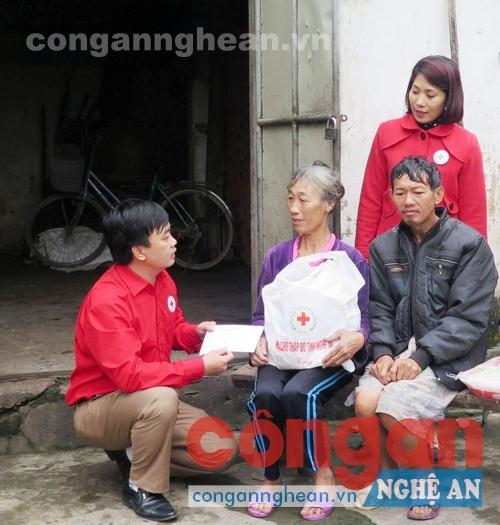 38.558 địa chỉ được nhận quà Tết từ Hội Chữ thập đỏ các cấp
