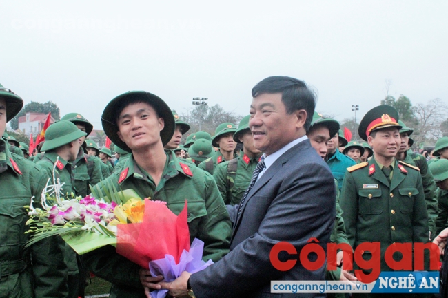 Xúc động ngày hội tòng quân