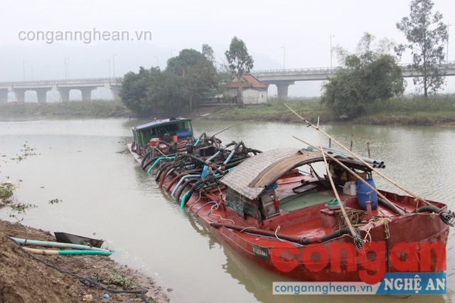Bến cát Công ty Hùng Hưng, khối 2, phường Trung Đô, Tp Vinh