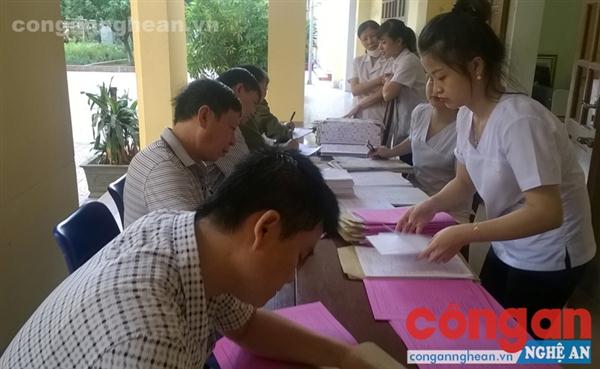 Lặng thầm người chiến sỹ khoác áo Blu
