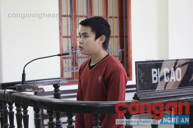 Bị cáo Pay Văn Đậu tại tòa