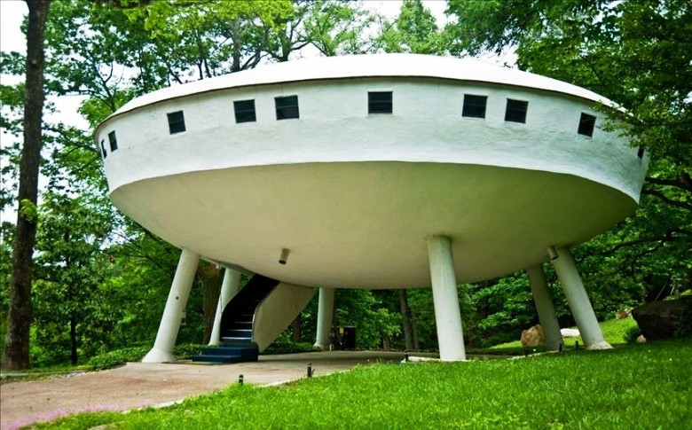 Spaceship House (Ngôi nhà hình tàu vũ trụ) tại Signal Mountain, TN, USA