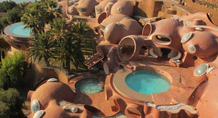 Bubble House (Ngôi nhà bong bóng) tại Cannes, France
