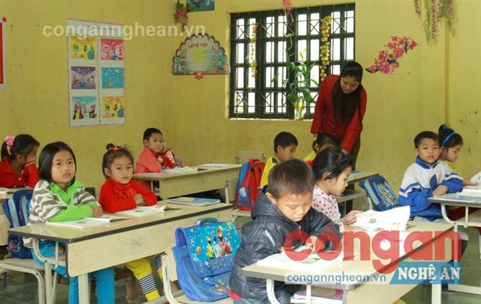 Gieo chữ ở biên cương