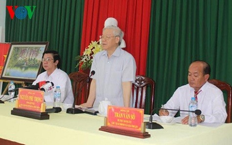 Tổng Bí thư thị sát tình hình hạn, xâm nhập mặn
