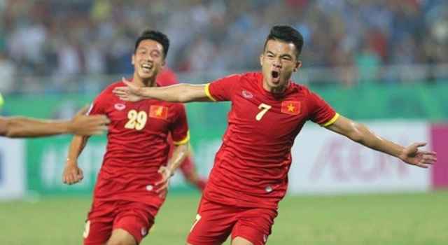 Cầu thủ xứ Nghệ làm 'đòn gánh' của ĐT Việt Nam