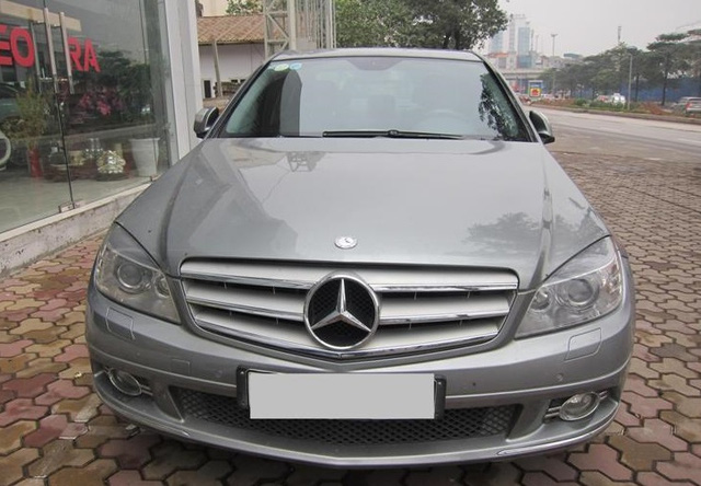 Một chiếc Mercedes-Benz C230 tại thị trường Việt Nam.