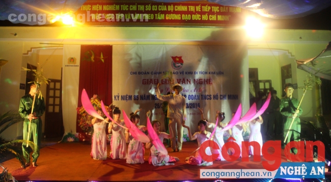 Tiết mục múa đặc sắc của Chi đoàn trường THPT Kim Liên