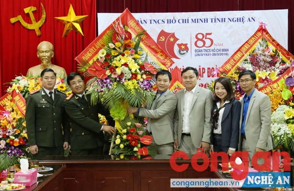 Công an tỉnh chúc mừng Tỉnh đoàn Nghệ An