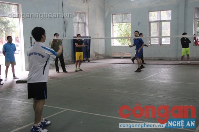 Thi đấu cầu lông