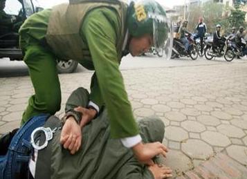 Bắt đối tượng truy nã