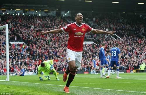 MU – Everton: Người hùng Martial