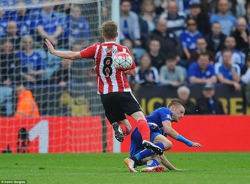 Leicester City - Southampton: Nới rộng khoảng cách