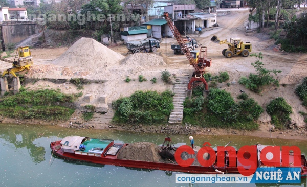 Chưa thu hồi giấy phép mở bến thủy nội địa