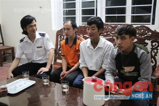 Cứu sống 5 thuyền viên gặp nạn