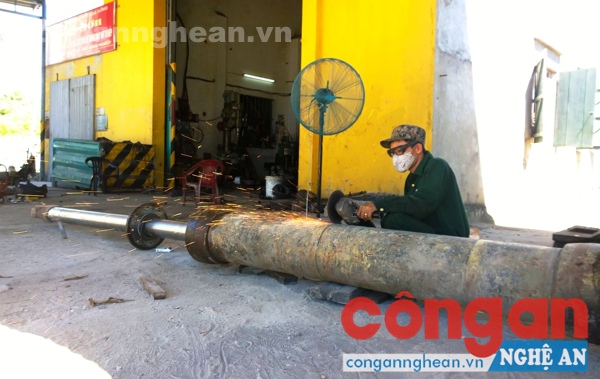 Sửa chữa tàu cá, thu nhập 300 triệu đồng/năm