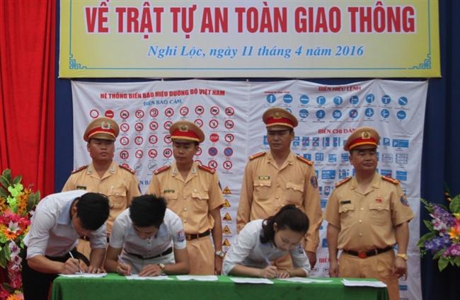 Tuyên truyền, giáo dục pháp luật về an toàn giao thông cho học sinh