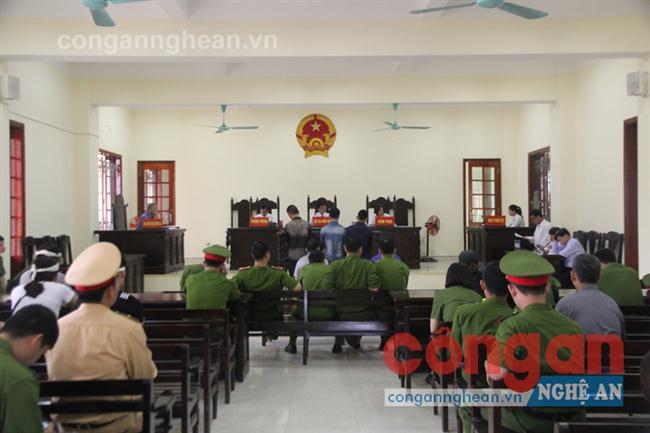 Tại phiên tòa