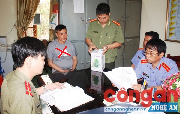Bắt đối tượng tổ chức người khác trốn đi nước ngoài
