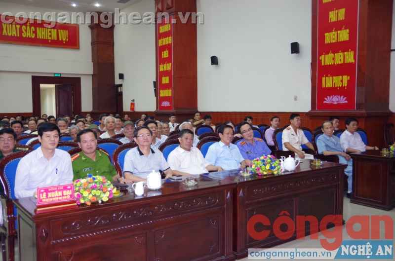 Các đại biểu dự lễ