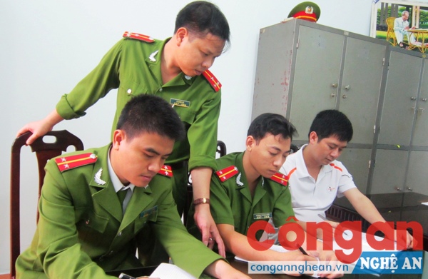  Đội CSHS Công an TX Thái Hòa triển khai kế hoạch truy bắt nhóm đối tượng lừa đảo