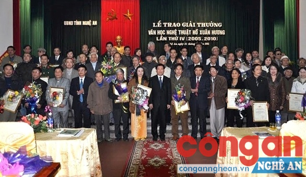 Đừng kéo dài nỗi đau giải thưởng Hồ Xuân Hương!