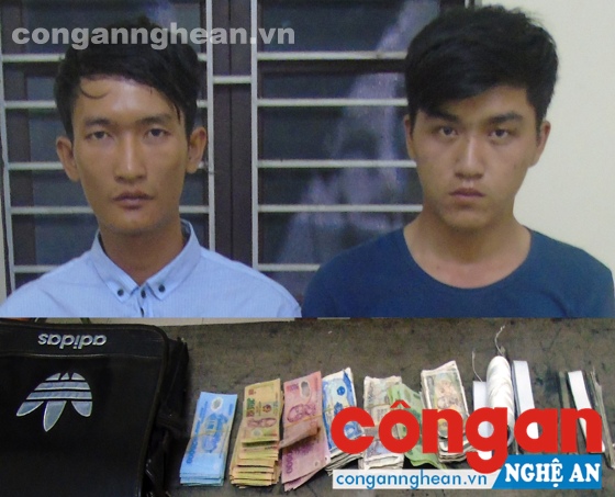 'Câu' tiền công đức ở chùa, bị bắt quả tang