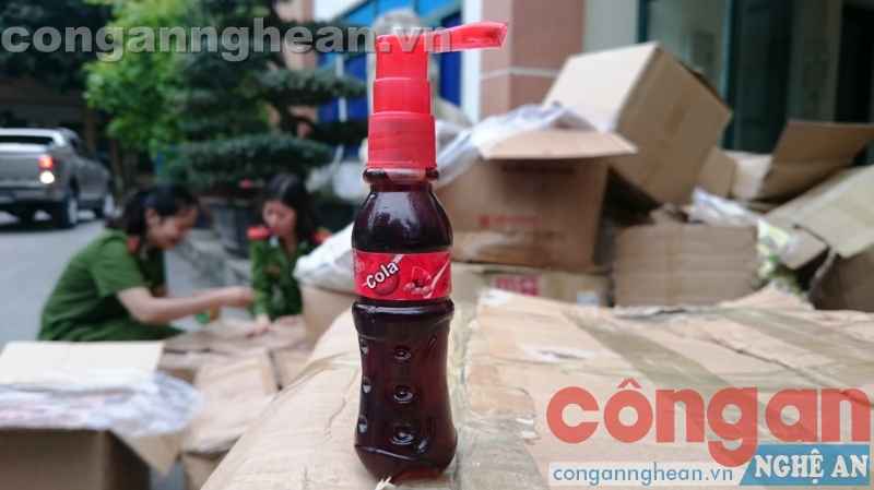 Trên các chai đều có chữ Trung Quốc