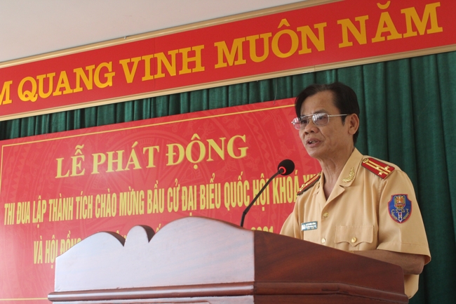 Đồng chí Thượng tá Bạch Hưng Dũng tổng kết đợt thi đua cao điểm trước, trong và sau Tết Nguyên đán