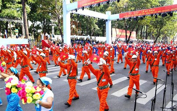 Giữ vững bản chất giai cấp công nhân và tính tiên phong của Đảng