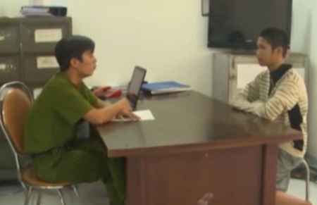 Cảnh giác: Biết phụ nữ ở trọ một mình, ra tay khống chế cướp của