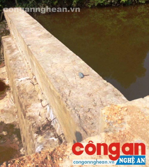 Nguồn nước đổ về khe Đá Hàn bị chặn