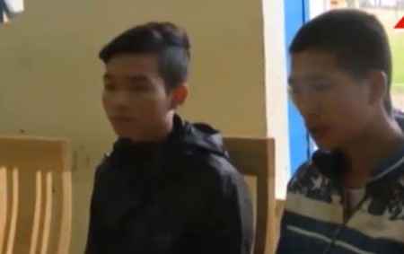 Đâm chết người khác vì...nhìn mình