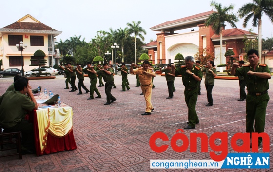 Để 'Chính quy hơn, tận tụy hơn, lễ phép hơn, quyết liệt hơn, uy tín hơn'