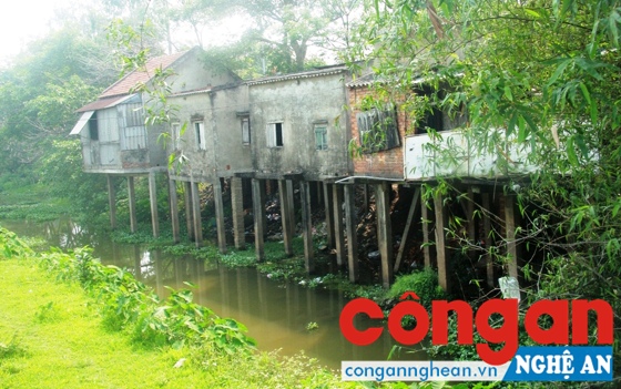 Kênh 12/9 Hưng Nguyên, Nghệ An bị lấn chiếm trái phép