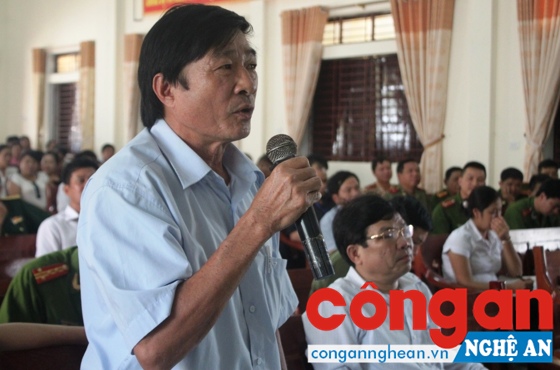 Các ứng cử viên tiếp xúc cử tri tại huyện Con Cuông