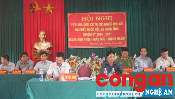 Các ứng cử viên Đại biểu Quốc hội và HĐND tại Hội nghị