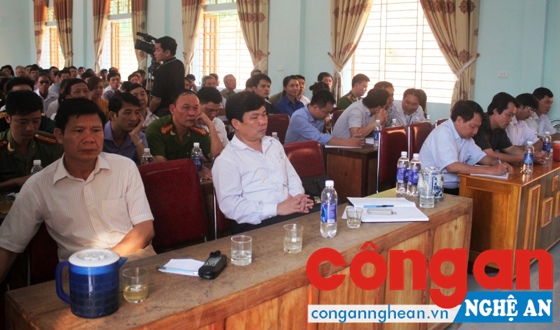 Các đại biểu dự hội nghị