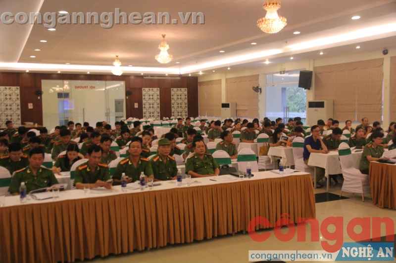 Các học viên dự tập huấn
